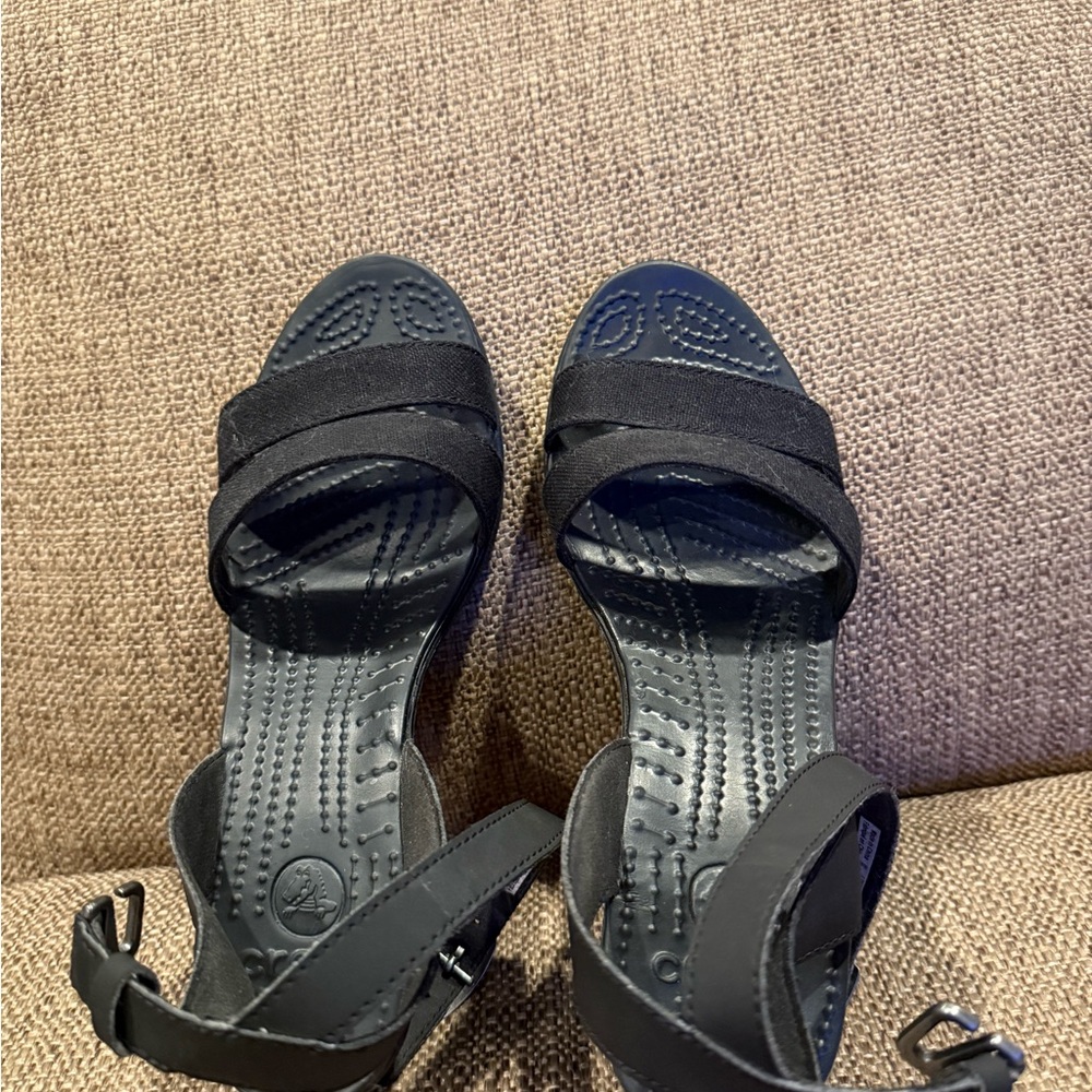 CROCS Black Sandals Comfortable Versatile Design